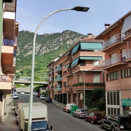 Apartamento Canyet Berga Bagian luar foto