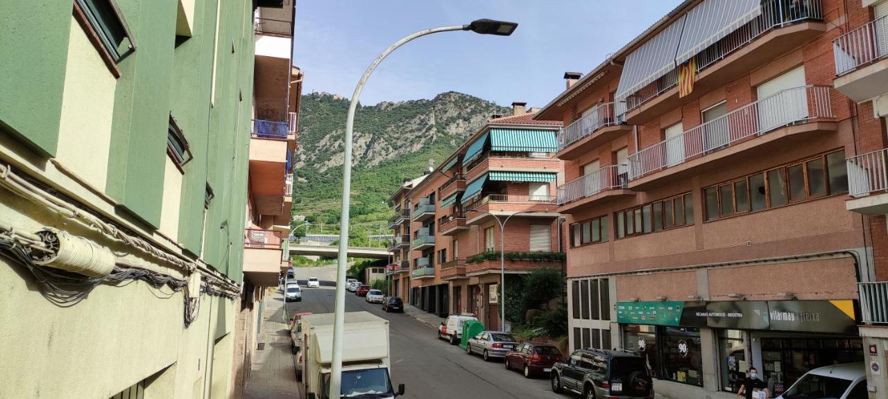 Apartamento Canyet Berga Bagian luar foto